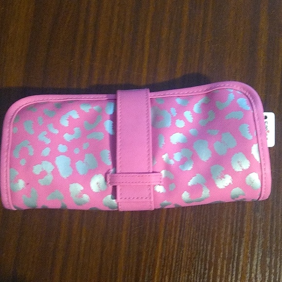 Organize Case - Picture 1 of 8